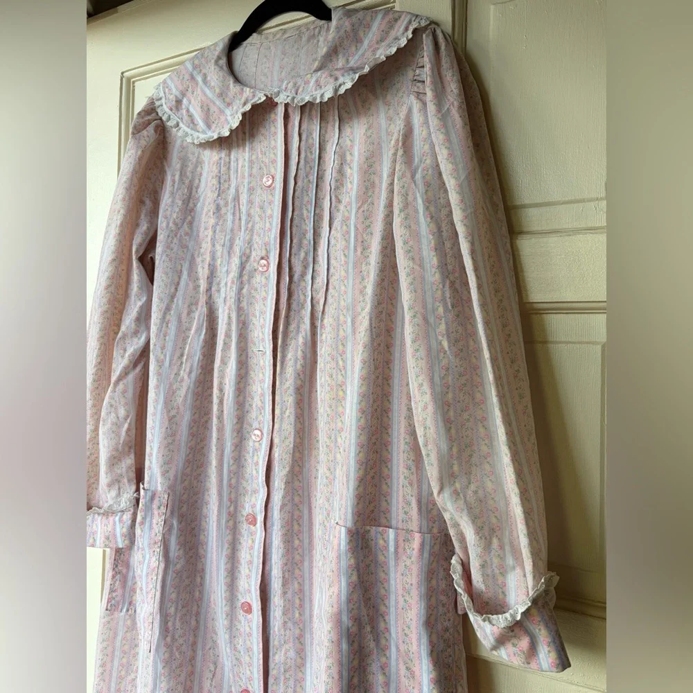 Vintage handmade nightgown - Picture 3 of 4
